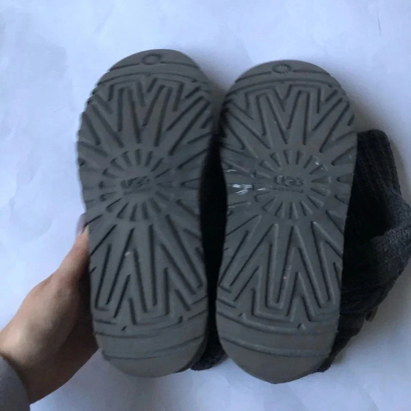 UGG Women’s Knit Sweater Boots Size 9 - Picture 5 of 7